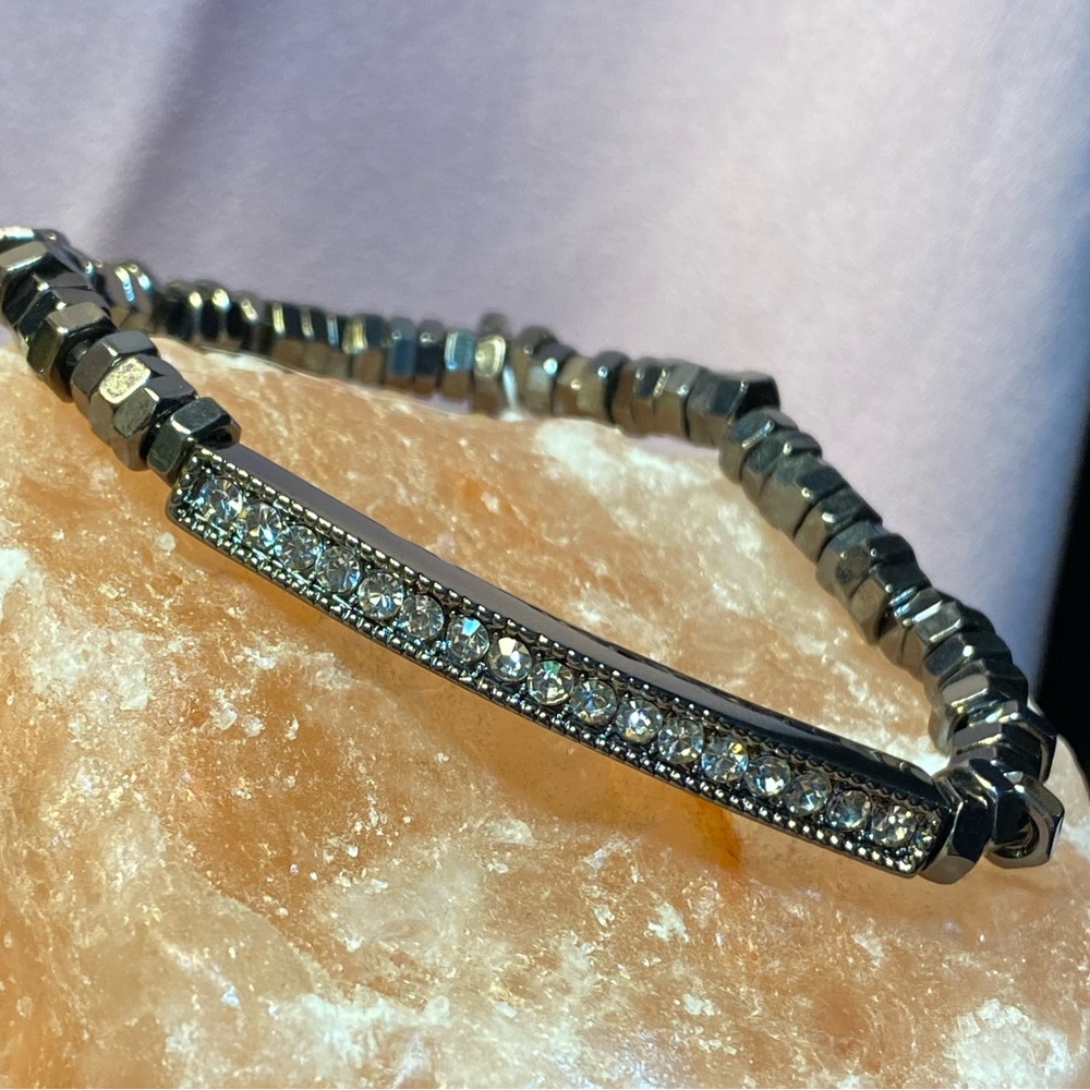 NWT SERENA TENNIS STRETCH BRACELET FUNKY HEMATITE METAL NUGGETS STYLISH - Picture 2 of 11